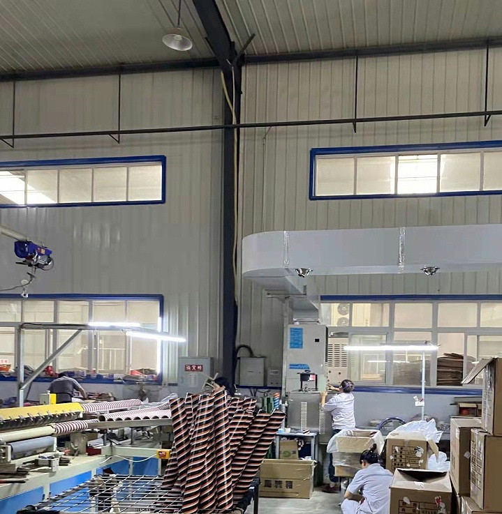 工業(yè)廠房車間安裝星科工業(yè)省電空調(diào)-立式管道機